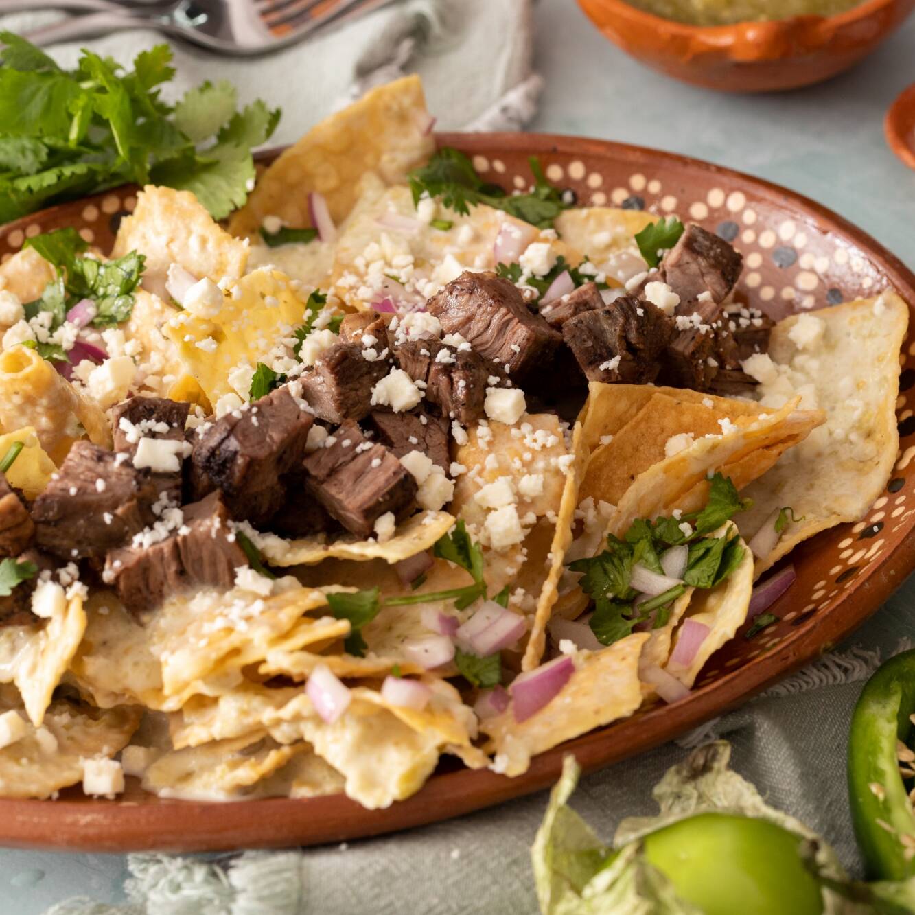Chilaquiles 2 BOMBA+ 2 Aguas de Horchata GRATIS