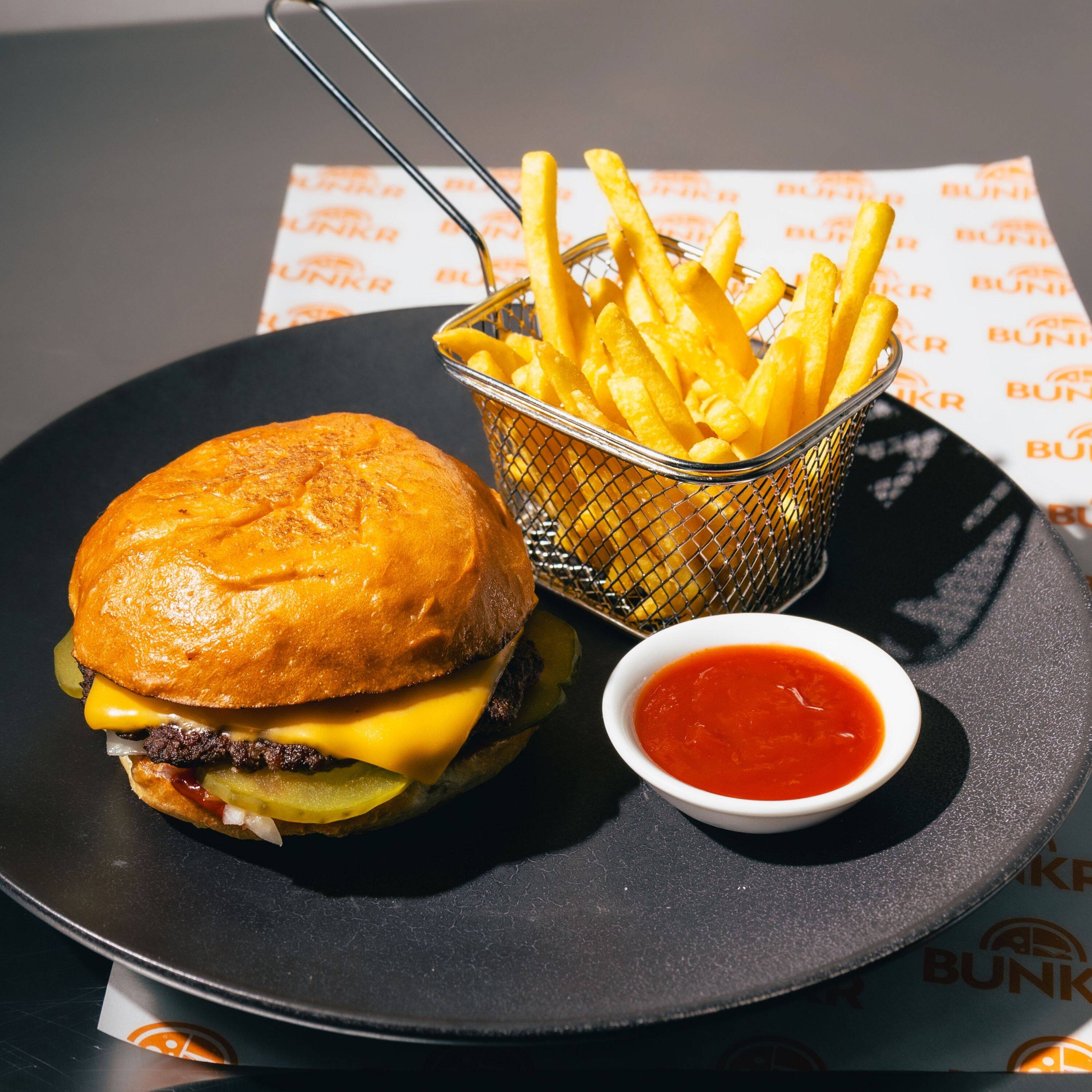 Cheese Burguer Simple con Papas