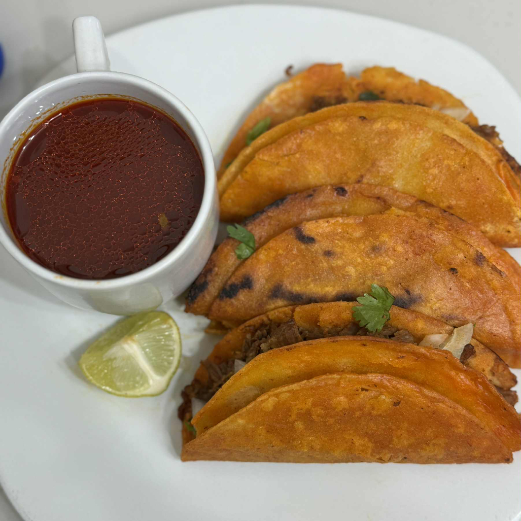 Tacos Dorados de Birria