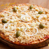 🍅 Molho Rufu’s, 🧀 catupiry, 🧀 muçarela premium, 🥩 carne seca, 🍗 frango desfiado temperado no azeite, 🧅 cebola fatiada, 🧄 alho frito e orégano. Rústica, intensa e cheia de identidade.