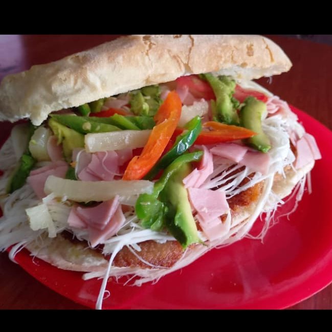 Mega Torta Hawaina