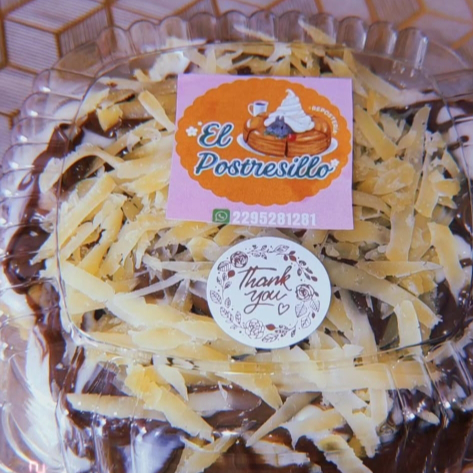 Rol de Canela con Queso de Bola + Un Topping Liqui