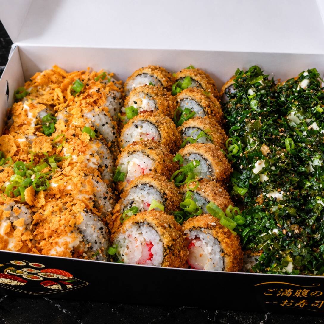 12 Carioca De Kani 12 Carioca De Salmão Com Couve Crispy 10 Uramaki De Skin Com Doritos