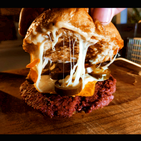 JALAPEÑO CHEESE BURGER