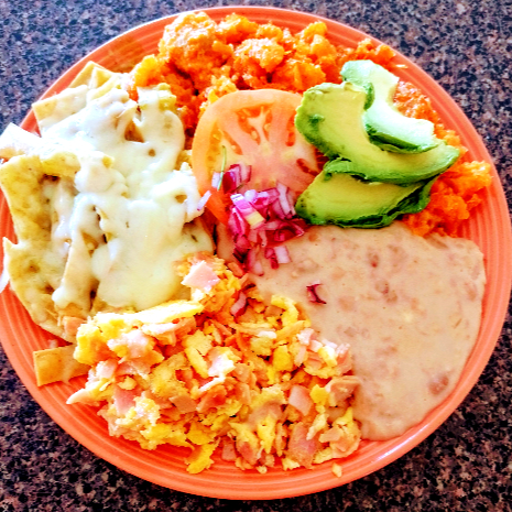 Exg. Chilaquiles/Chicharrón/Huevos/Jamón/Papas Fri