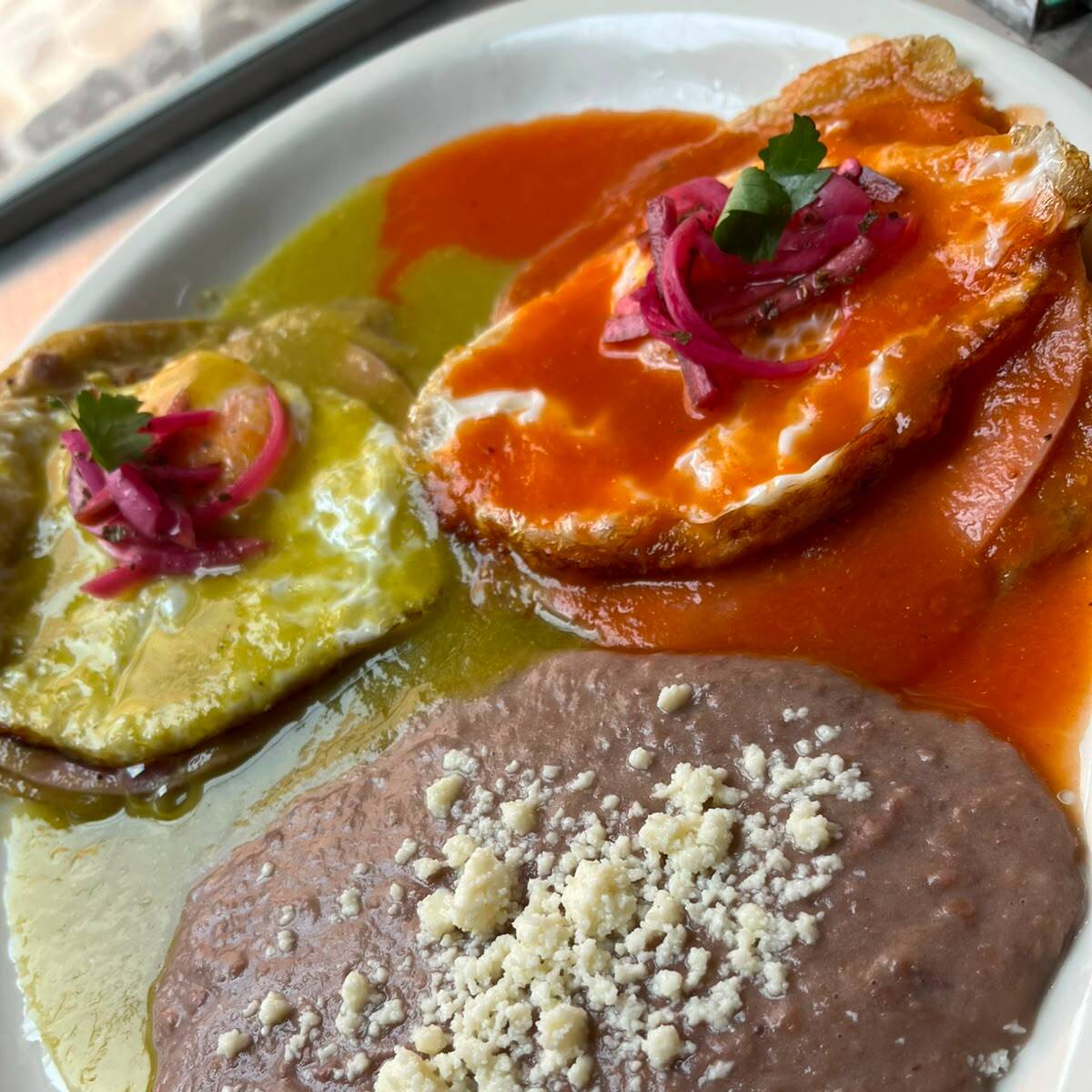 Huevos Divorciados