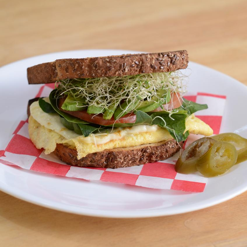 Sandwich de Huevo con Panela Asada