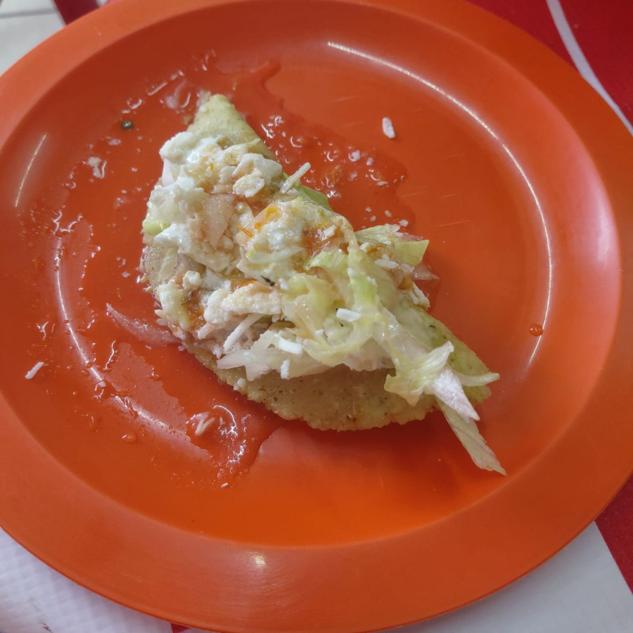 Mini Quesadilla (con lechuga, crema, queso y salsa al gusto)
