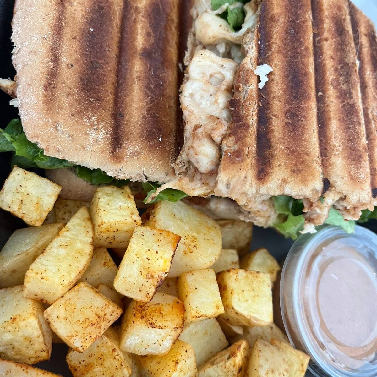 Grilled Sándwich de Pechuga de Pollo