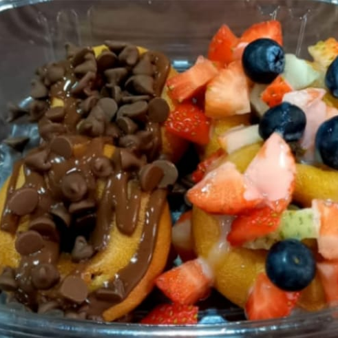 7 Mini Donas con Frutas y Leche Condensa