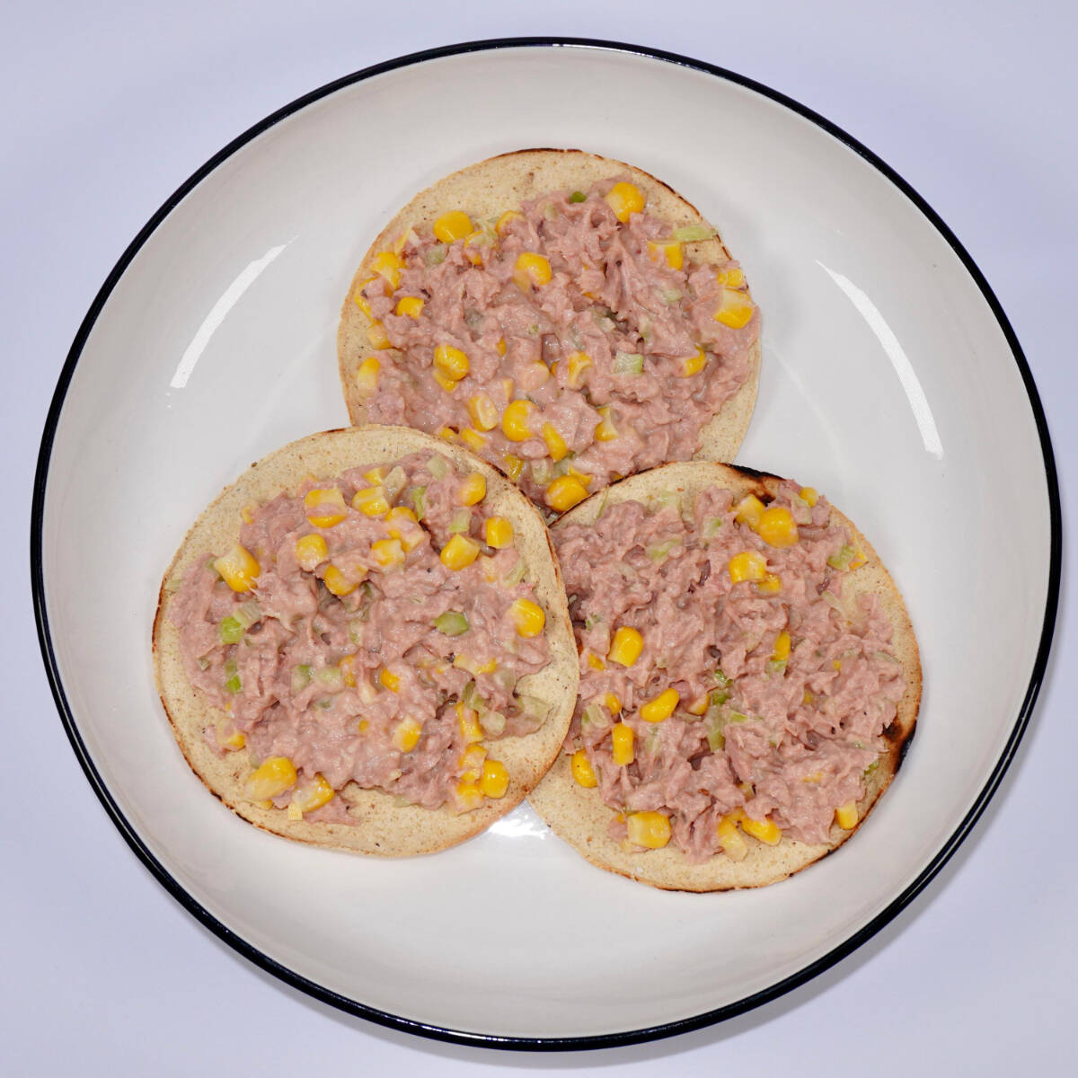 Tostada de ensalada de atun