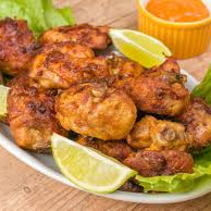 1kg de frango a passarinho temperado e frito