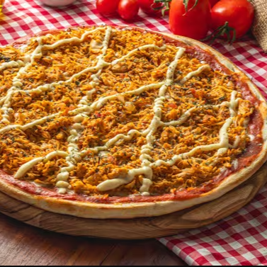 Base de molho artesanal e mussarela; Frango desfiado, catupiry e orégano! | 35cm