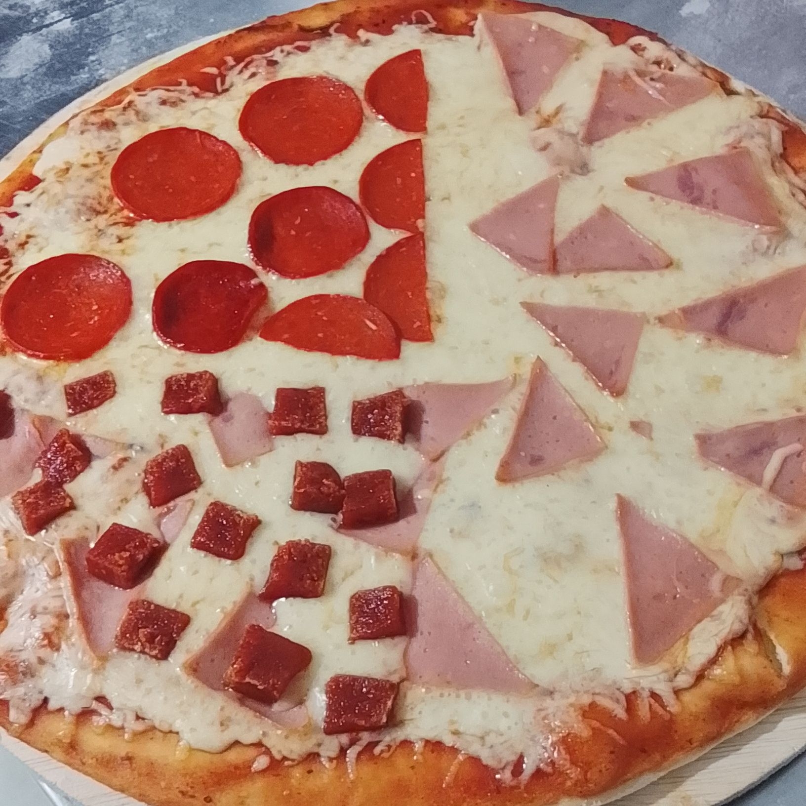 Pizza Mixta Médium
