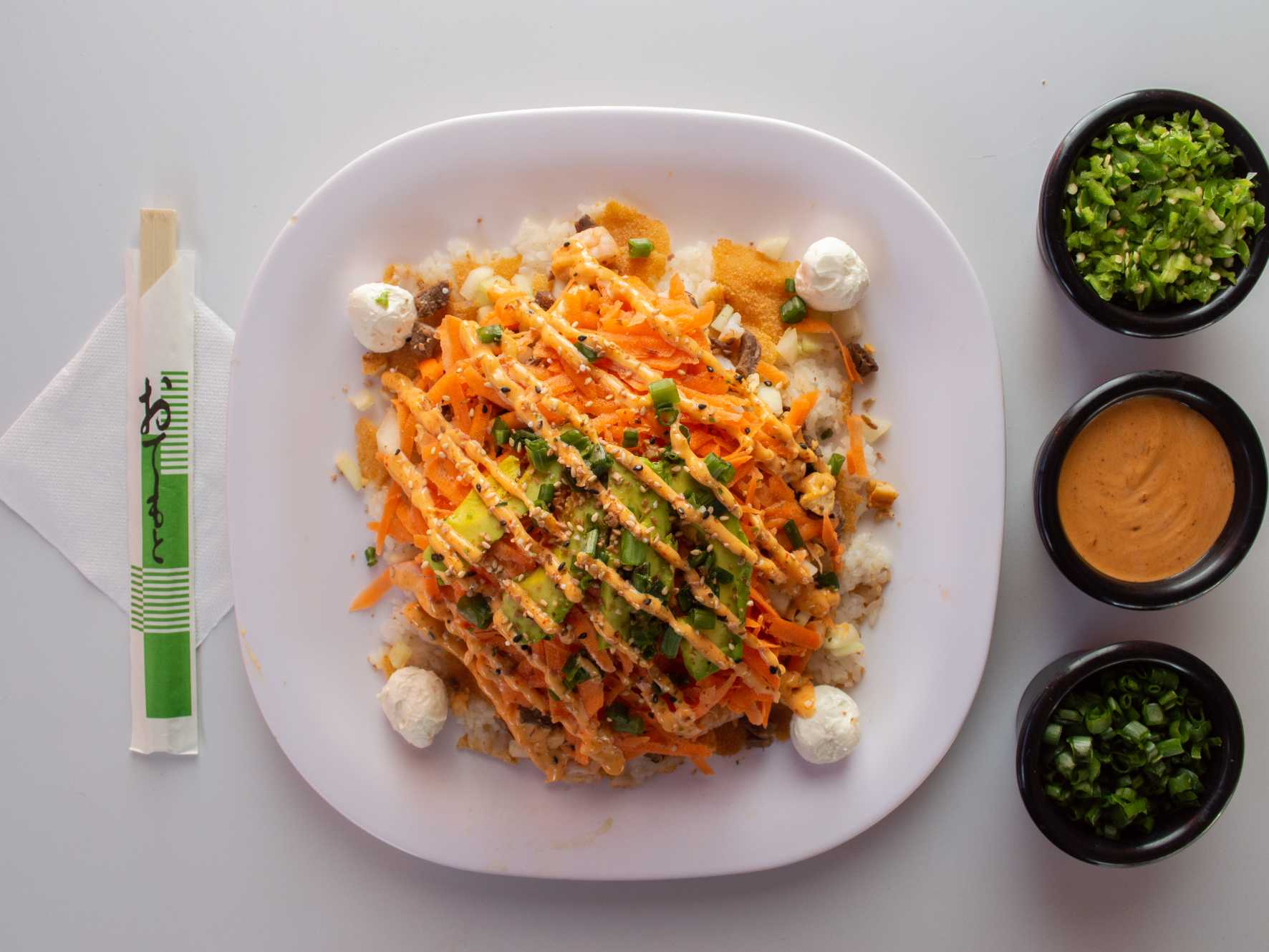 Gohan Especial Carne Pollo y Camarón