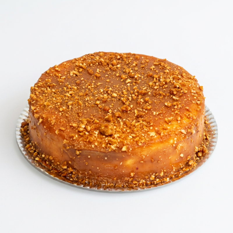 Creme de chantillye baunilha c/ biscoito maizena intercalado com castanha caramelizada
cobertura: doce de leite e castanha