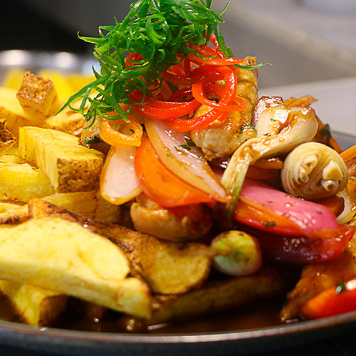 Pollo Saltado