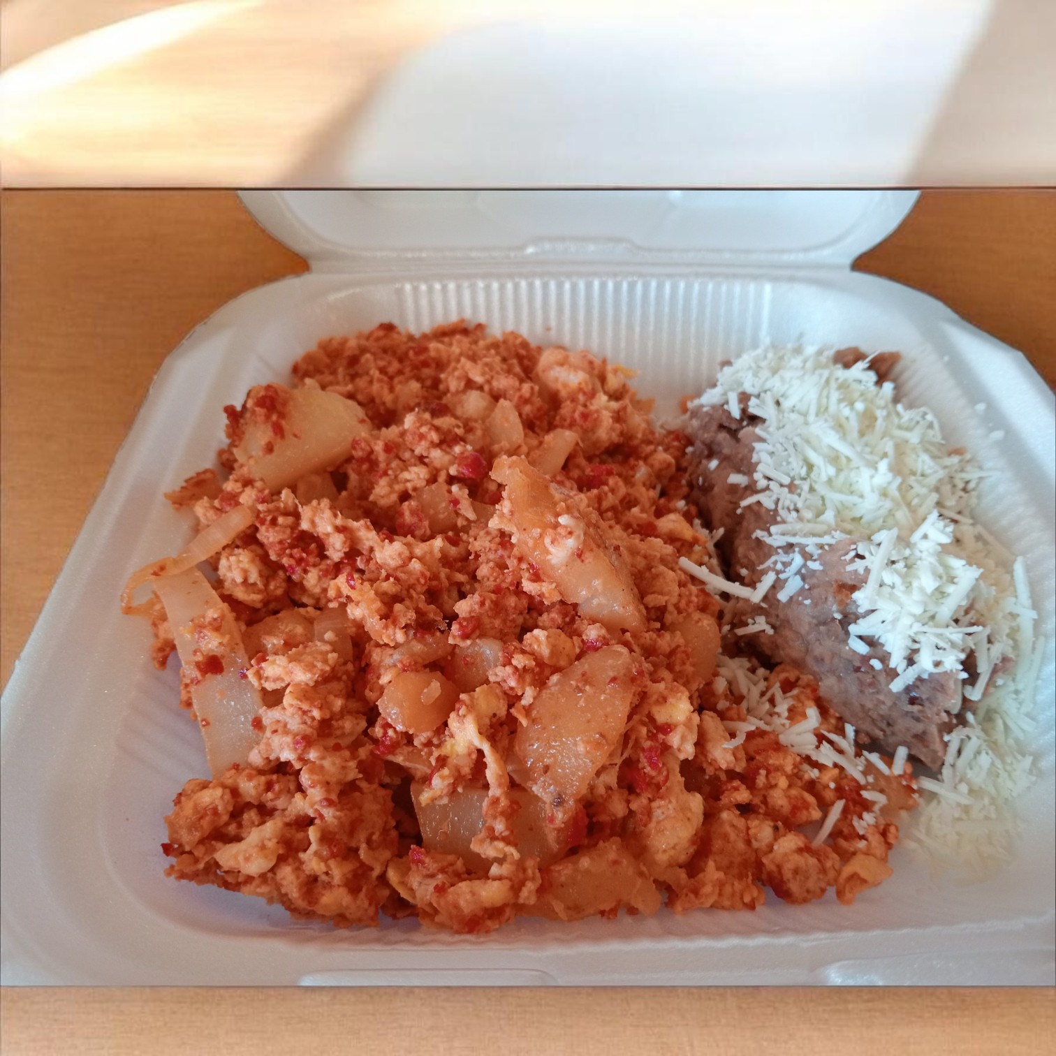 Huevos al Gusto, con Tocino, Jamón, Chorizo o Salc