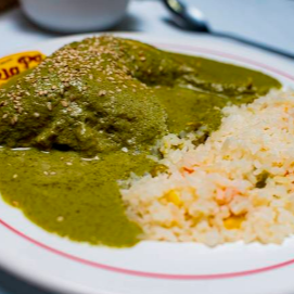Mole verde con 1/4 de pollo