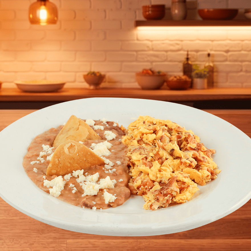 Huevos Revueltos con Tocino