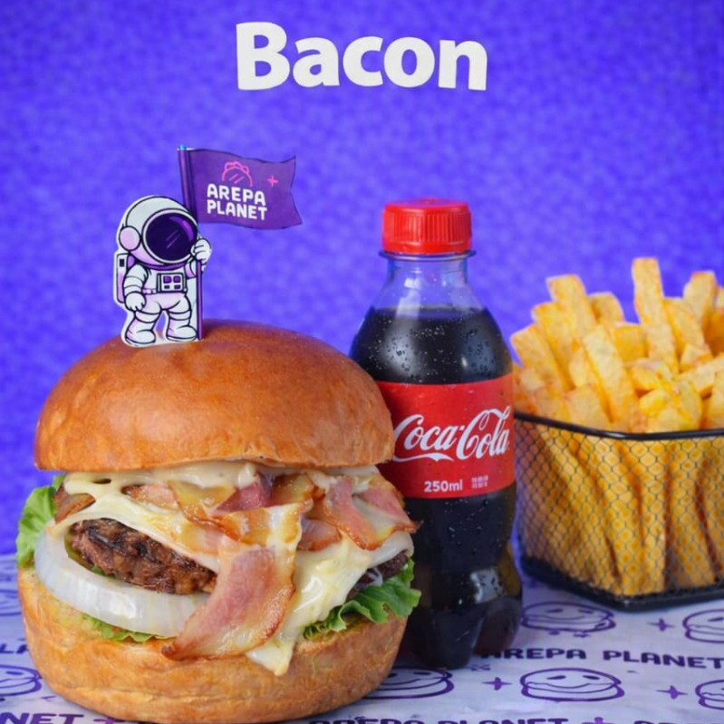 Combo Mozarrella Bacon + 1 Papa + 1 Coca Cola 250m