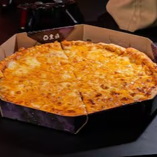 NOSSO DELICIOSO QUEIJO MOZZARELA DERRETIDO EM 8 FATIAS PERFEITAS!