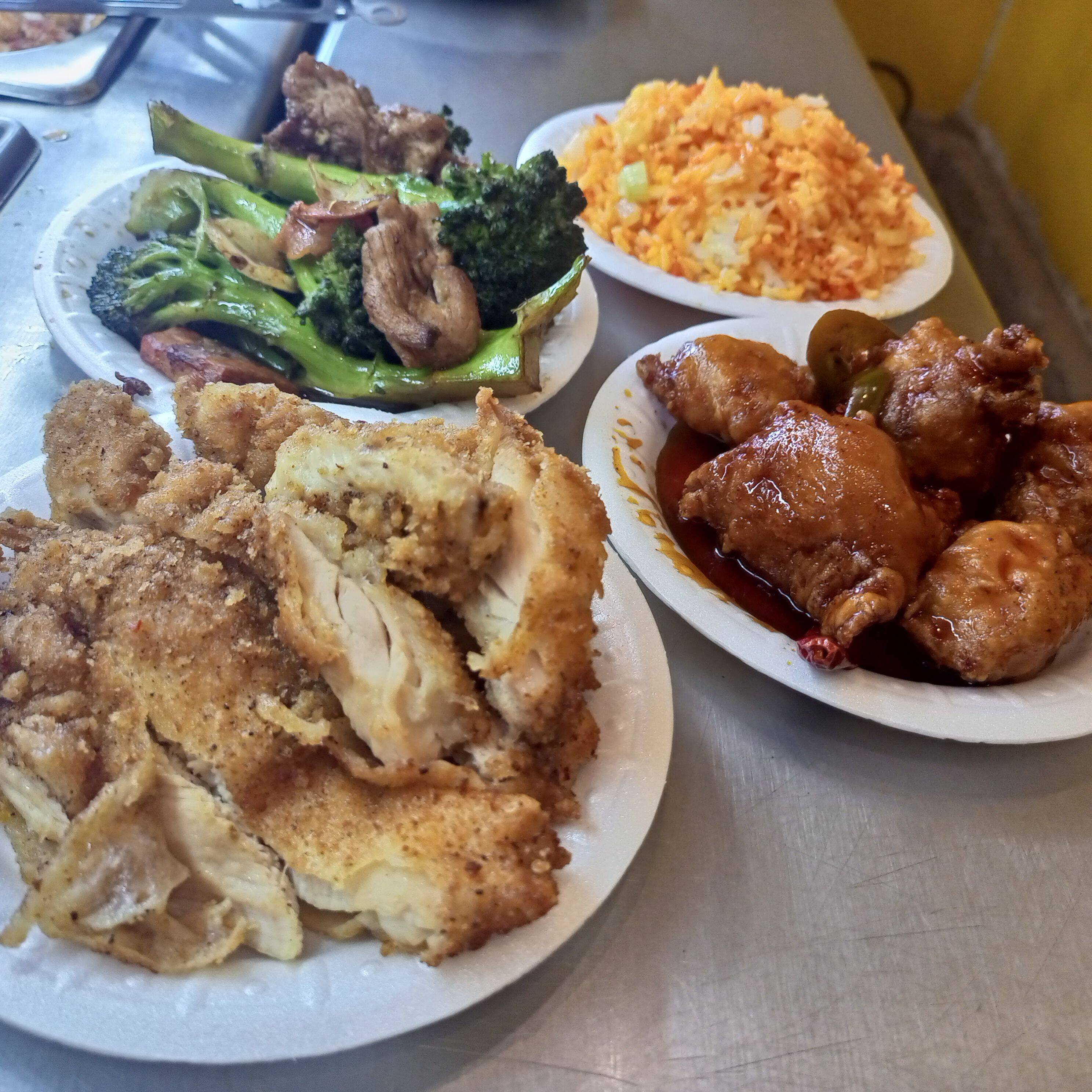 Arroz/Espaguetti y 3 guisados