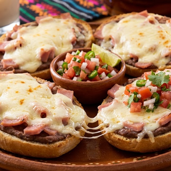 Molletes de Jamón