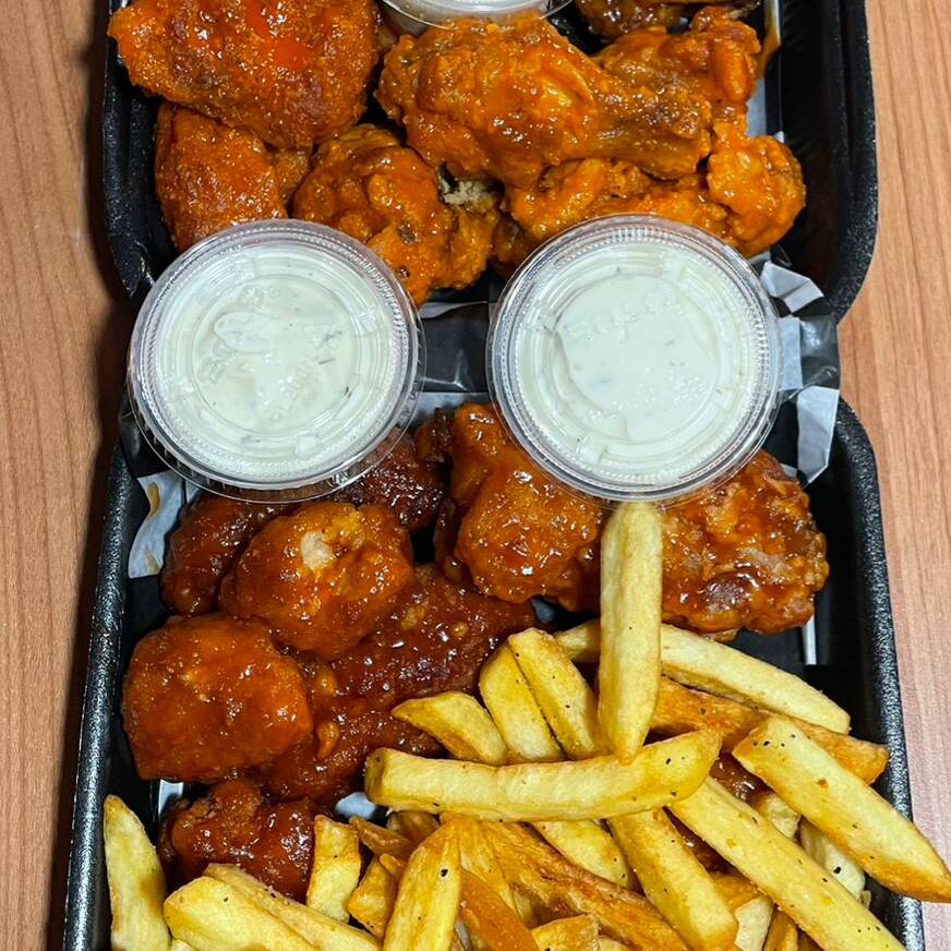 Combo Alitas y Boneless.