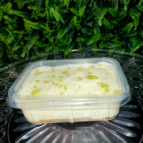 Mousse de limao e farofa de paçoca. Pote de 150 ml