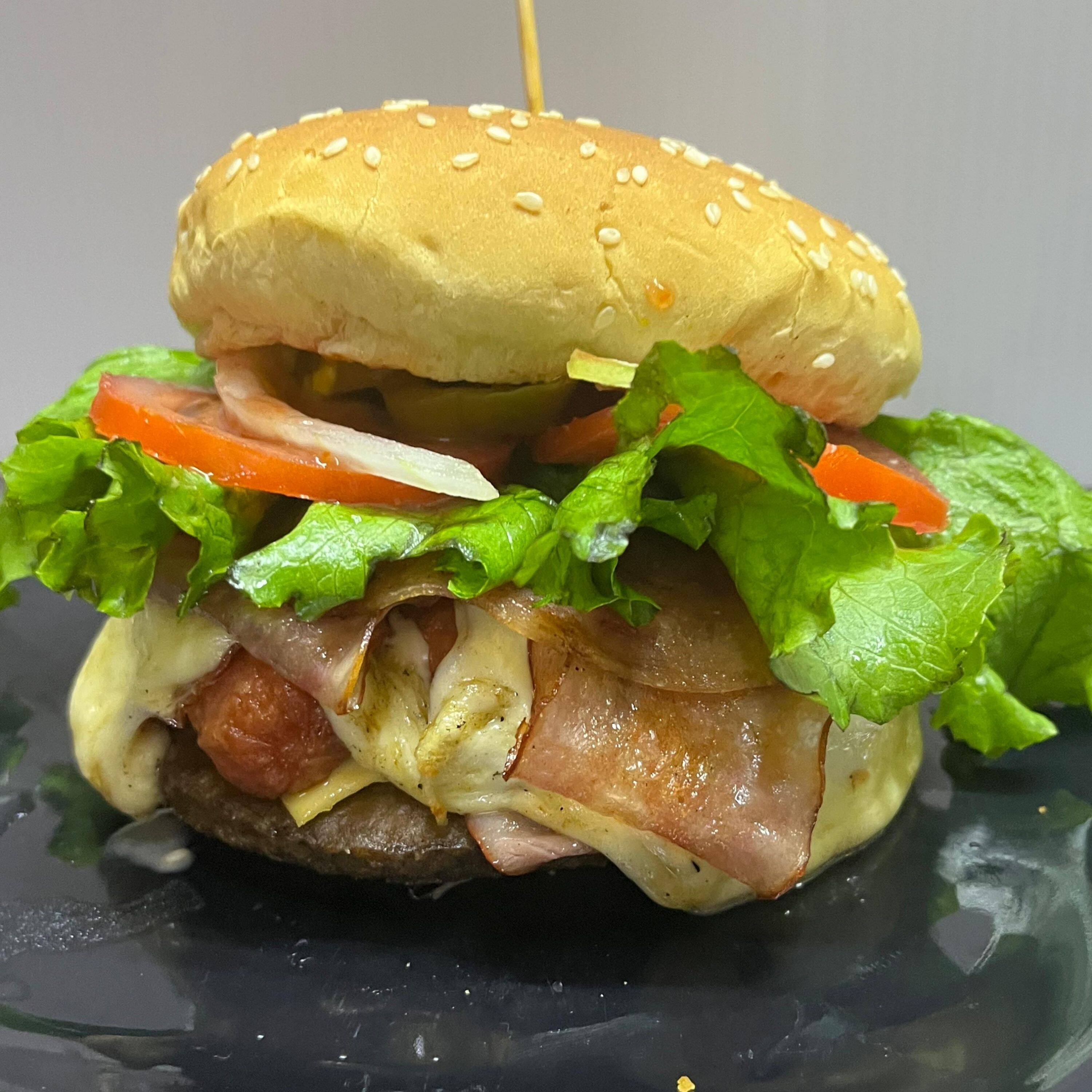 Hamburguesa Especial. 2025