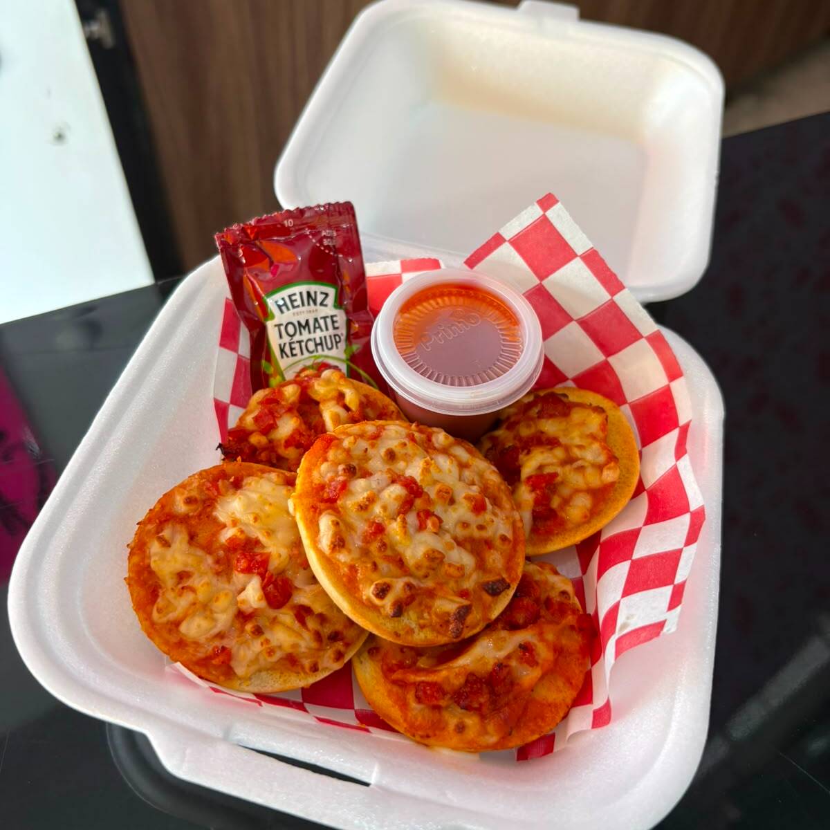 Mini Pizzas de Peperoni 12 pzas