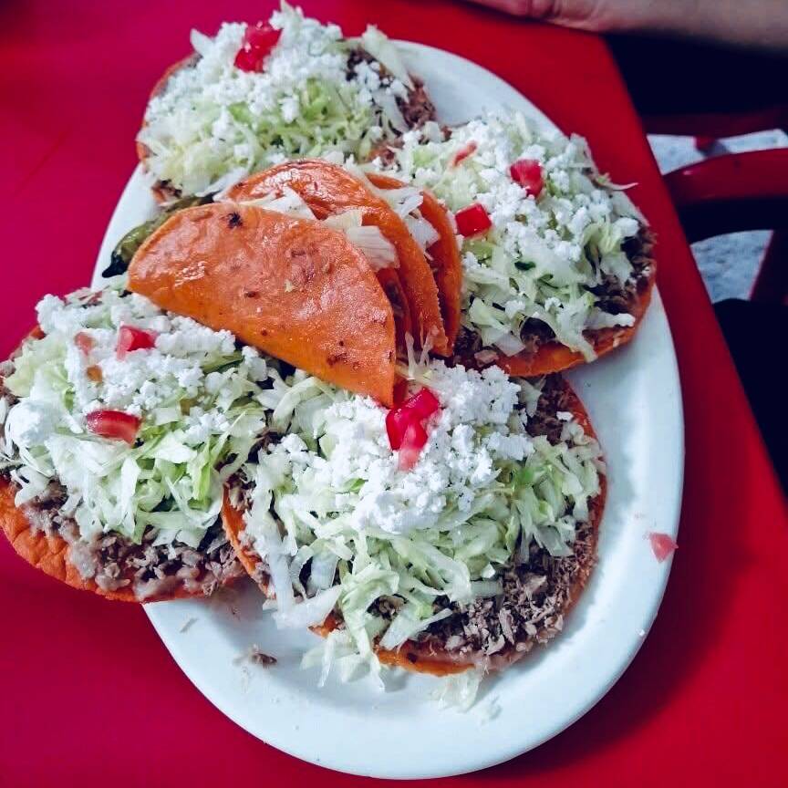 Orden 4 Tostadas y 2 Tacos Rojos