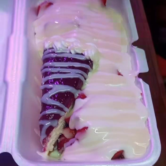 Rebanada Cheesecake Con Fresas Y Crema