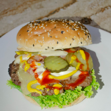 Hamburguesa Clásica al Carbón