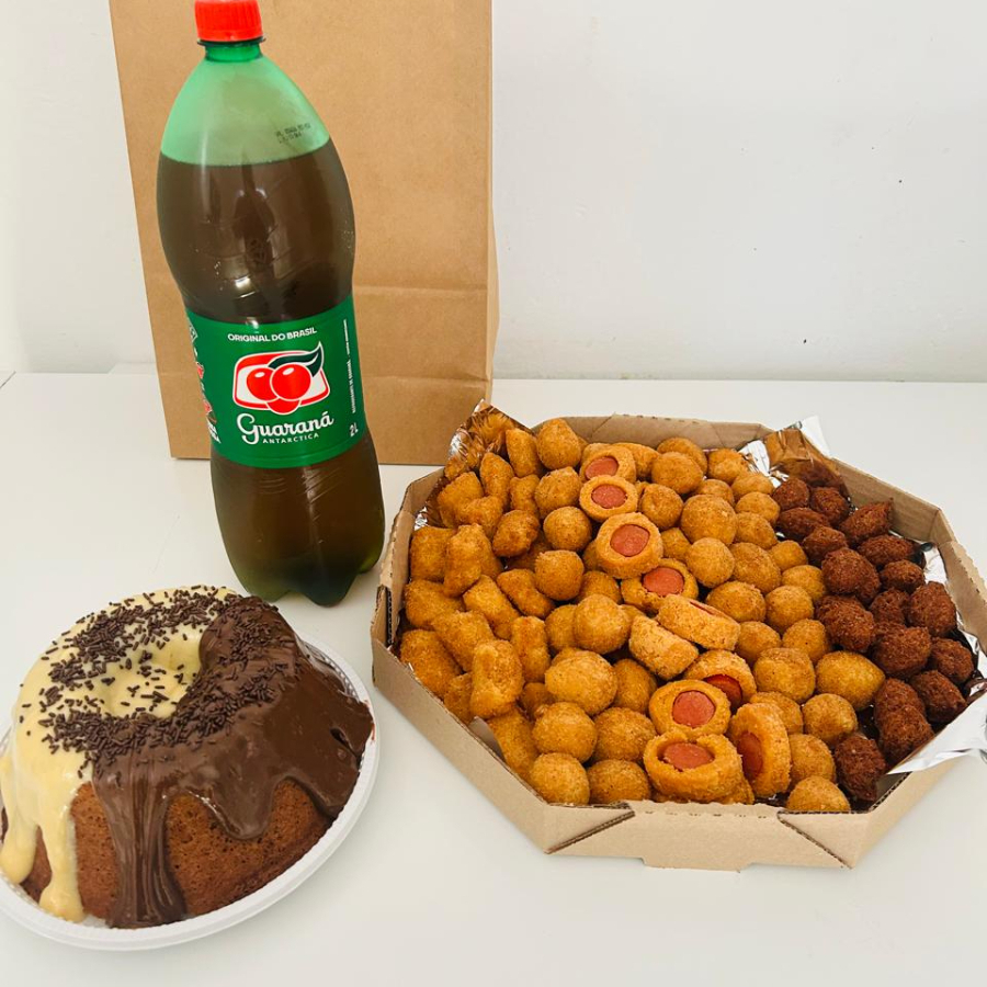 um bolo caseirinho médio serve ate 12 fatias, 100 salgadinhos +1 refri a sua escolha.
