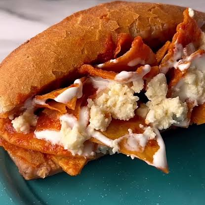 Lonche chilaquiles