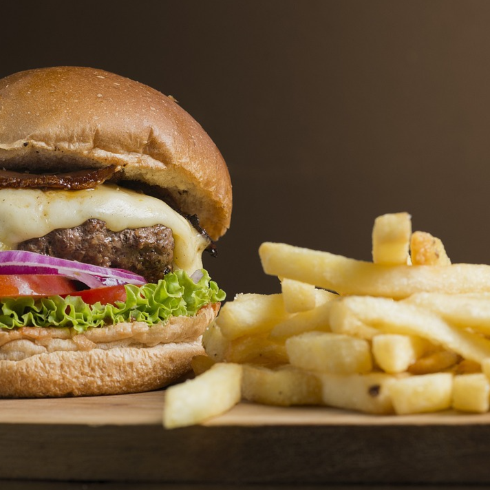 Hamburguesa con Queso Manchego