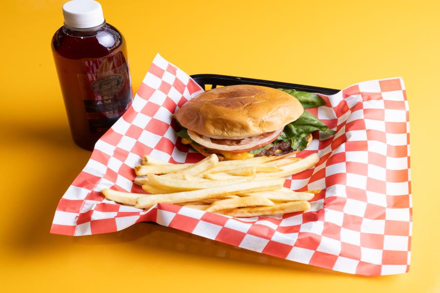 HAMBURGUESA CLÁSICA + BEBIDA