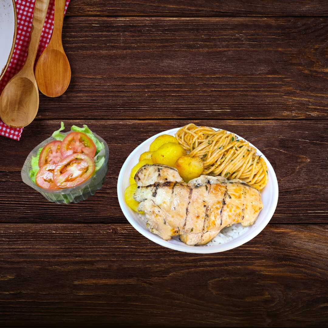 Acompanhado de arroz, feijão, macarrão ao molho sugo e batata assada, mais uma salada de alface e tomate e e 0,150g de Peito de frango grelhado..