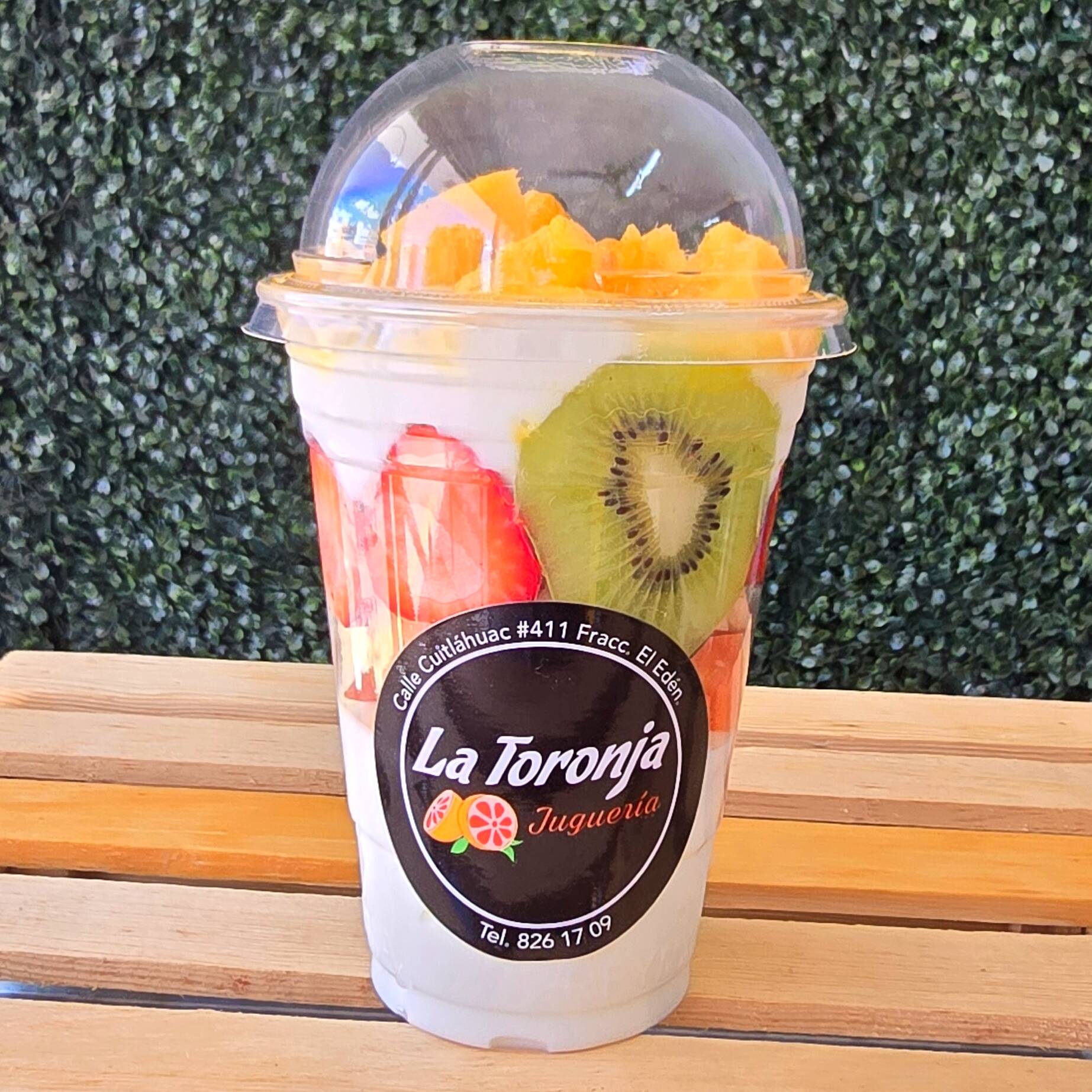 Yogurt con Fruta Chica