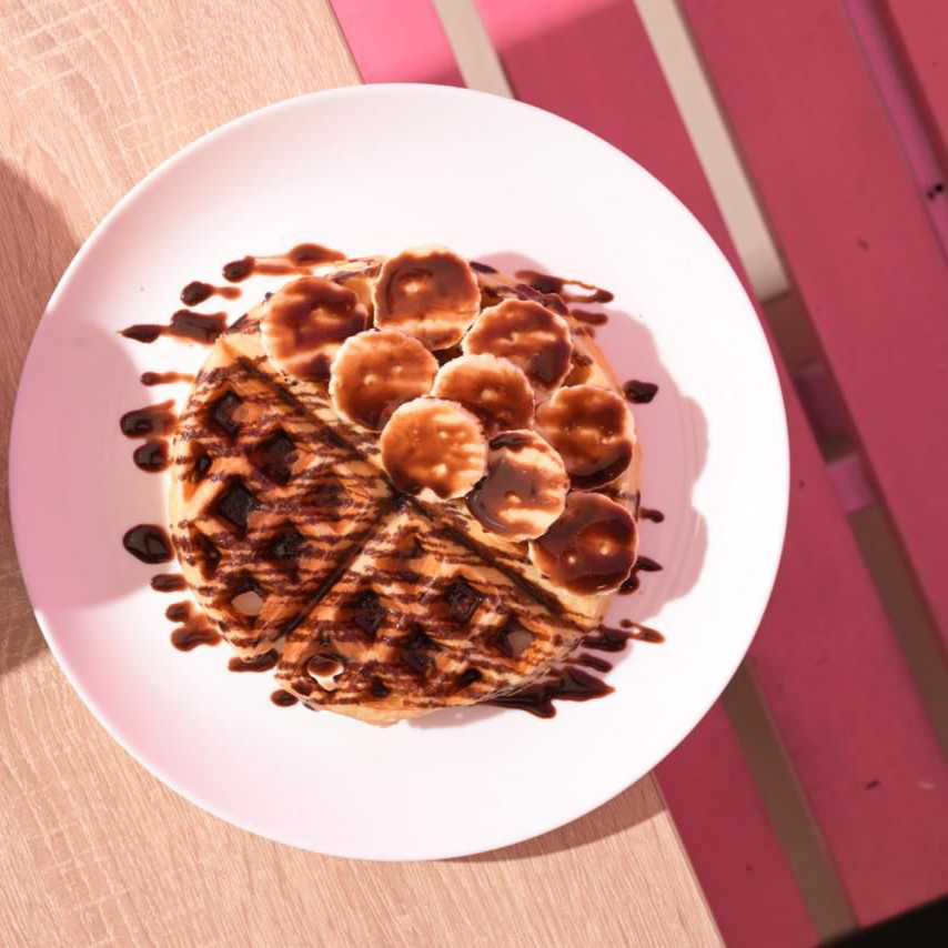 Combo Waffle de Banano + Chocolate Hersheys