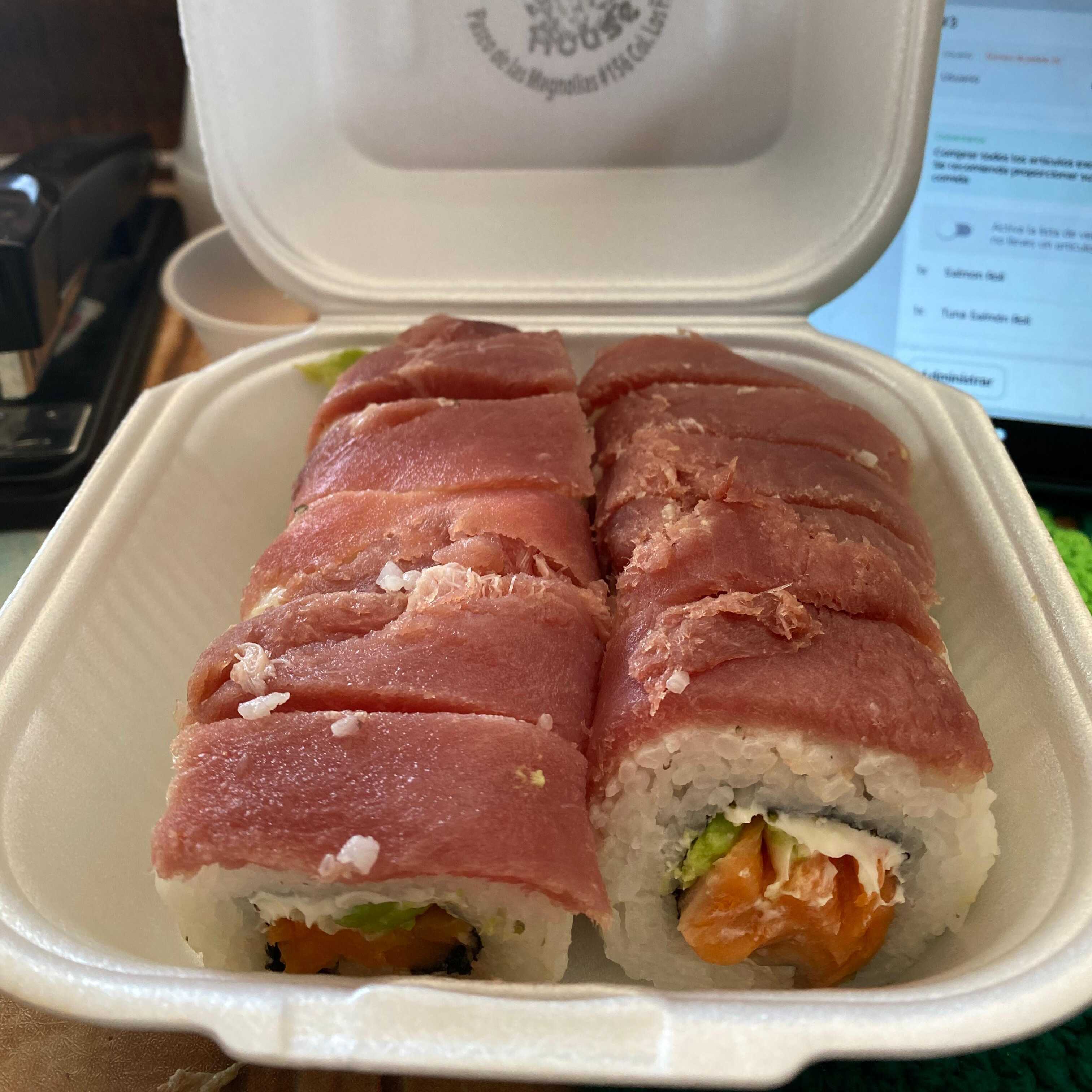 Tuna Salmón Roll