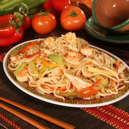 Chau Mein de la casa (mediano)