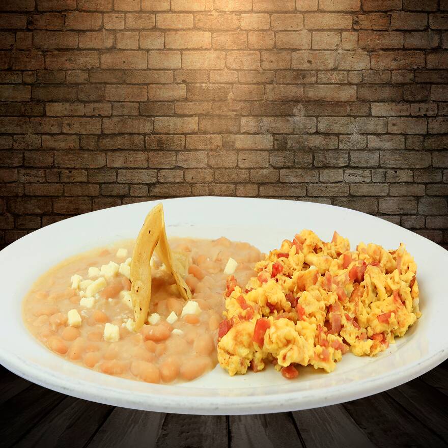 Huevos Revueltos con Tocino C