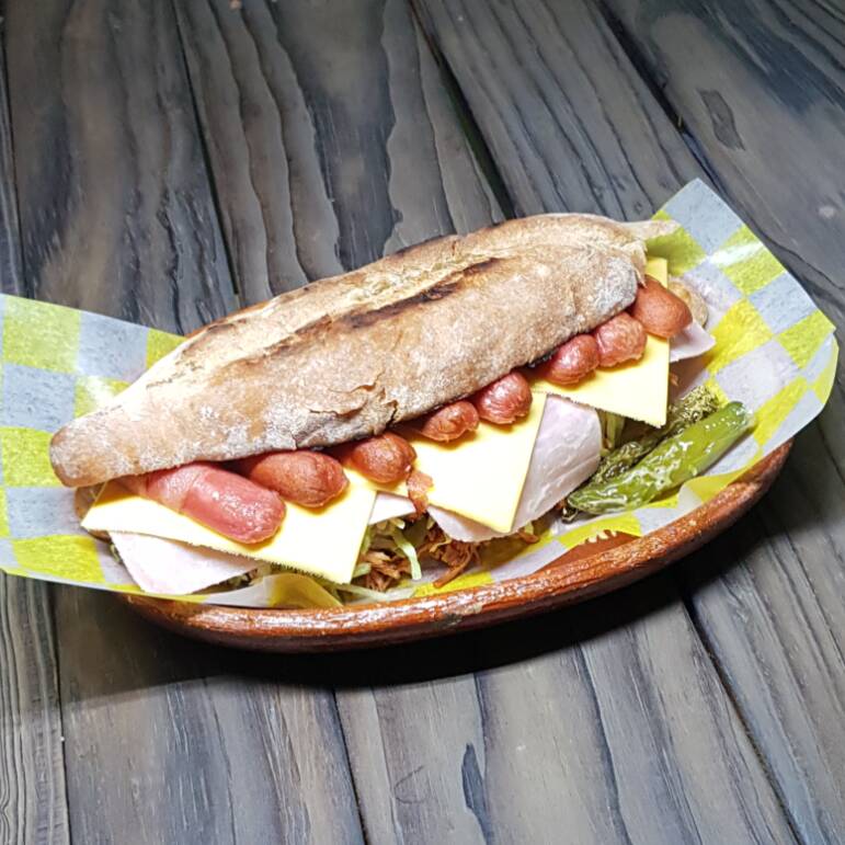 Lonche Especial Pierna, Salchicha, Jamón y Queso