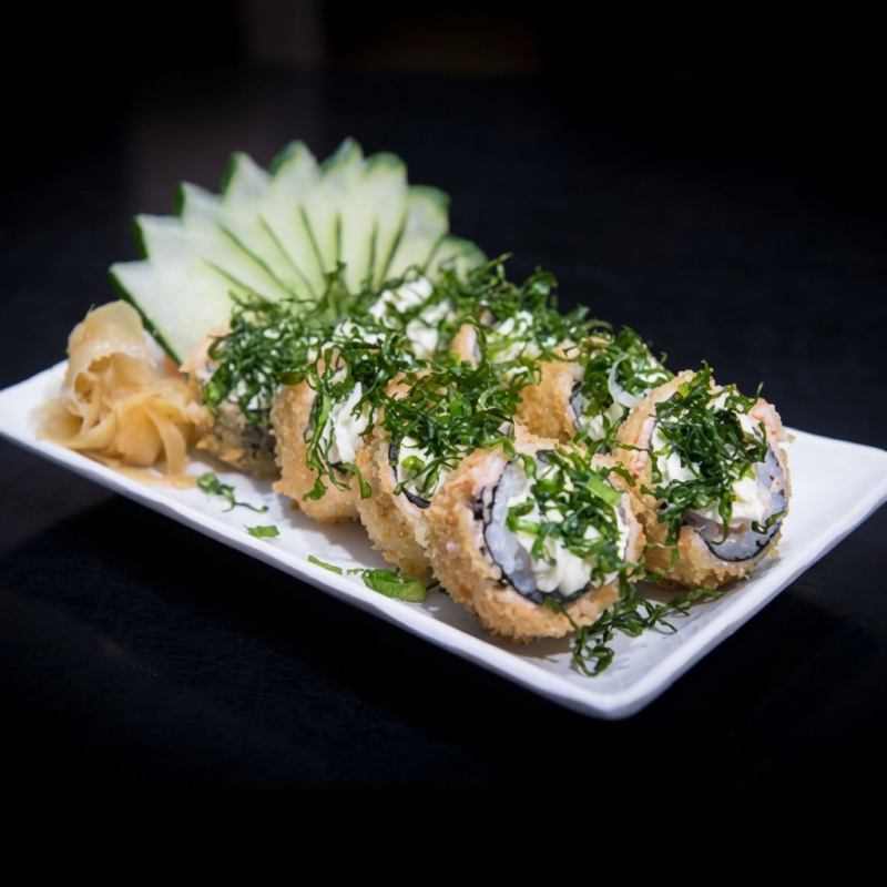 Sushi empanado recheado com salmão e cream cheese