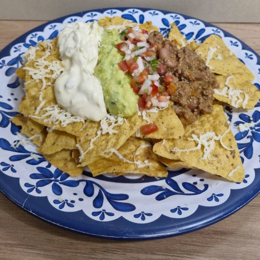 Nachos con Chile con Carne Personal