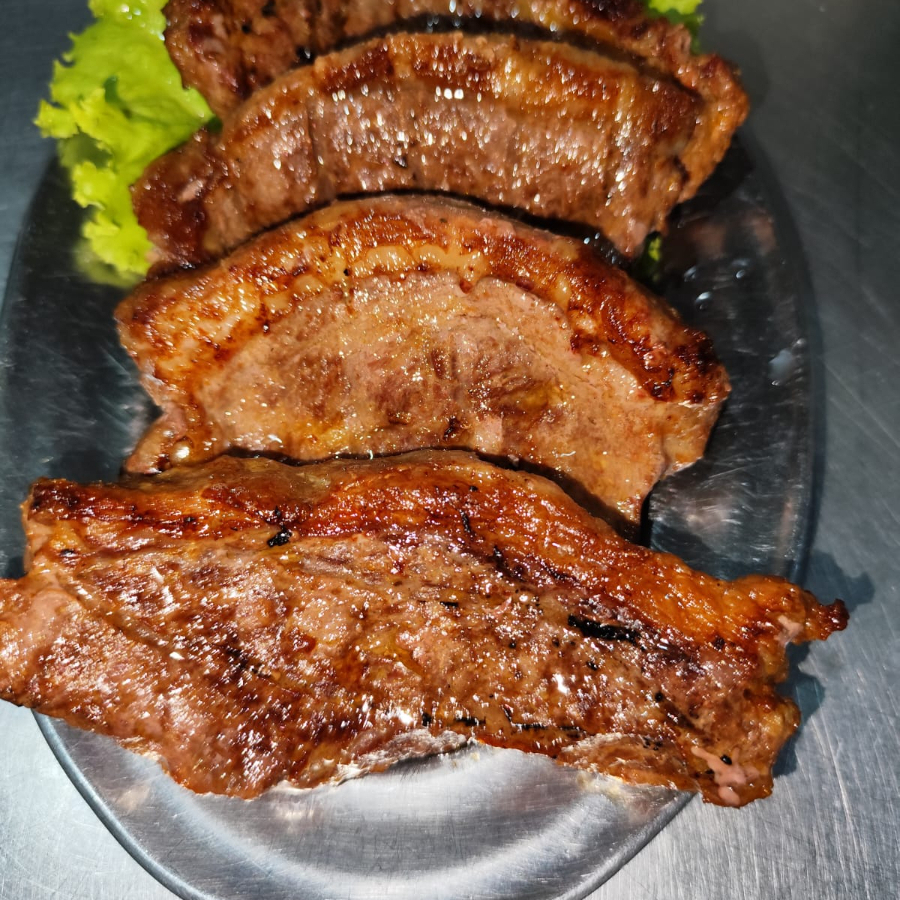 Feijão tropeiro, arroz, maionese e vinagrete.