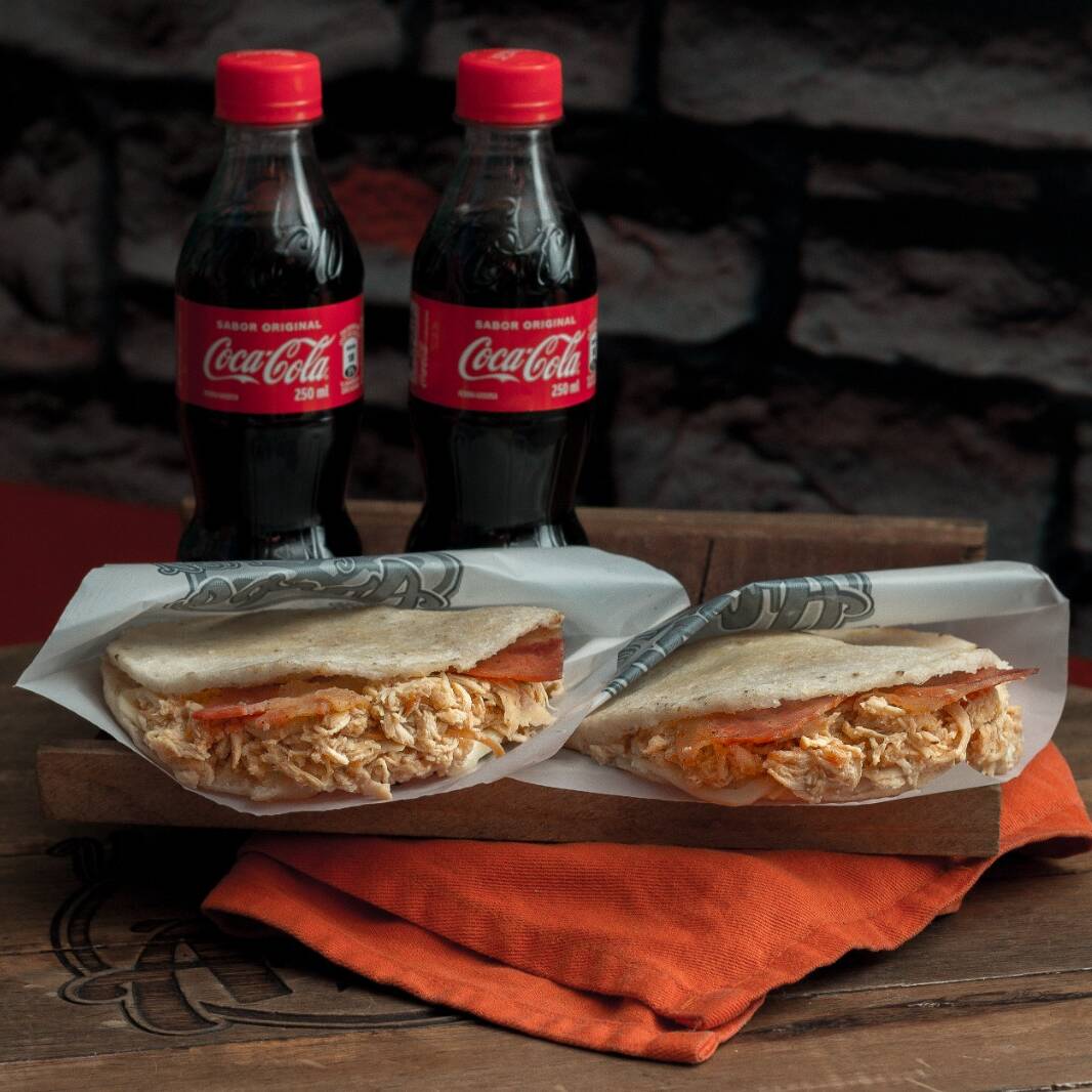 2x1 Arepas Mechudas Tocineta + Bebidas